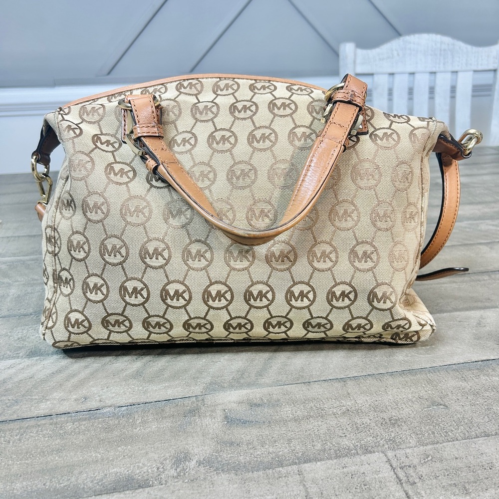 Michael Kors Calista Monogram Logo MK Women’s Handbag Crossbody Bag - Picture 6 of 8